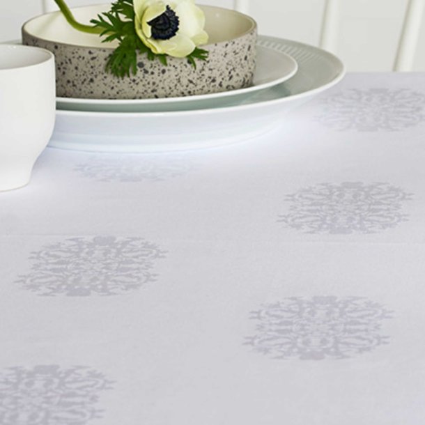 Hvid damask dug med H. C. Andersen papirklip - 140 cm x 220 cm