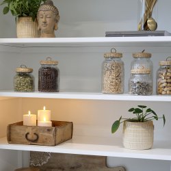 Marseille vitrineskab med 8 lger i hvid