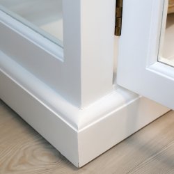 Marseille vitrineskab med 4 lger i hvid