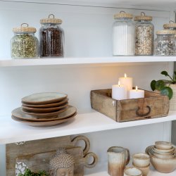 Marseille vitrineskab med 4 lger i hvid