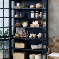 Marseille vitrineskab med 4 lger i sort