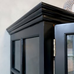 Marseille vitrineskab med 8 lger i sort