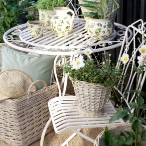 Cafésæt med 2 stole og 1 bord i antique creme