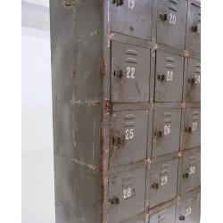 Unika lockerskab med 18 lger