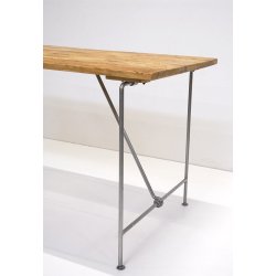 Spisebord med jernunderstel