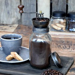 Kaffekvrn - kvrn bnner direkte i opbevaringsglasset