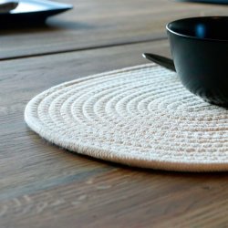 Dkkeserviet i naturfarvet snoet bomuld