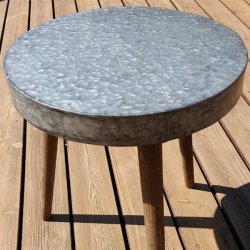 Sidebord med zinktop