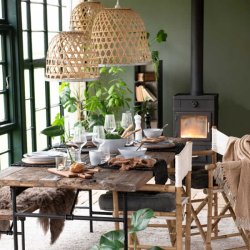 Bnk i genbrugstr med metalstel 