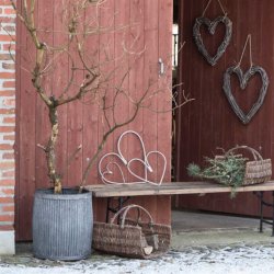 Bnk i genbrugstr med metalstel 